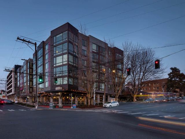 2 BR, 2 BA Apartment 1408 East Union Street Unit 210, Seattle, WA 98122