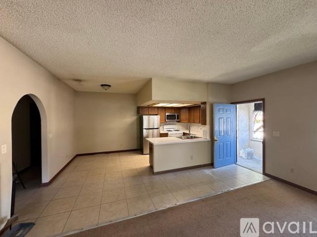 2 BR, 2 BA Apartment 1412 Santa Margarita Street, Unit E, Las Vegas, NV 89146