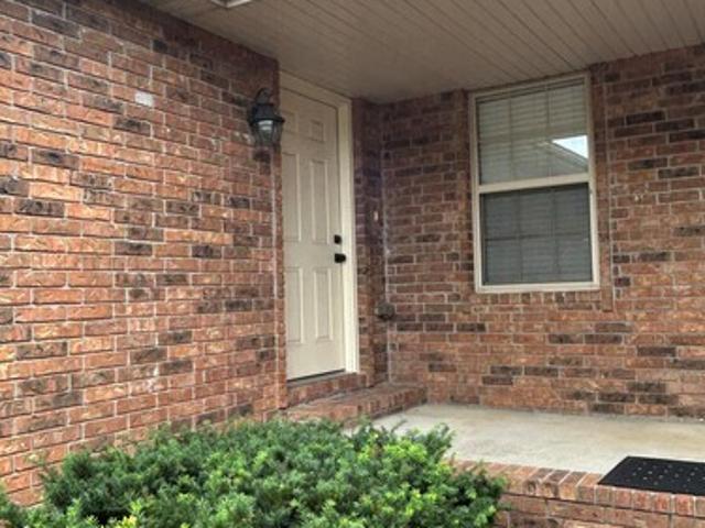 2 BR, 2 BA Apartment 1416 West Sackett Street, Unit 1416, Springfield, MO 65807