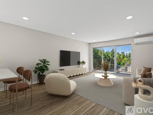2 BR, 2 BA Apartment 14204 Lake Hills Boulevard, Unit H, Bellevue, WA 98007