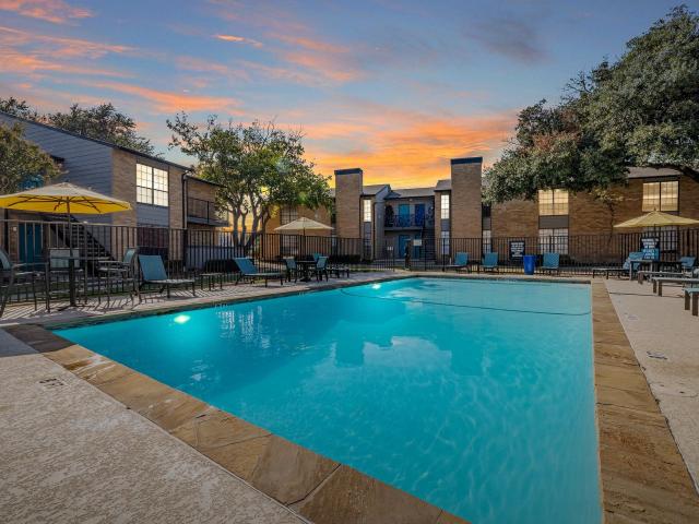 2 BR, 2 BA Apartment 1433 Regal Drive Unit 906, Richardson, TX 75080