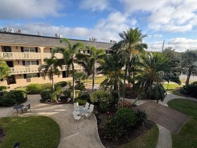 2 BR, 2 BA Apartment 147 Bluff View Drive, Belleair Bluffs, FL 33770