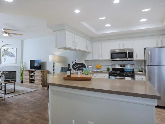 2 BR, 2 BA Apartment 14435 South 48th Street Unit 2067, Phoenix, AZ 85044
