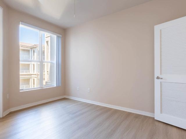 2 BR, 2 BA Apartment 145 Chestnut Street Unit 401, Pasadena, CA 91103