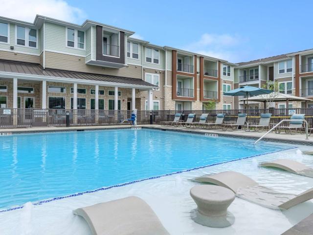 2 BR, 2 BA Apartment 1475 Gears Road Unit 3204, Houston, TX 77067