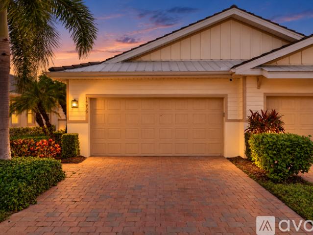 2 BR, 2 BA Apartment 14939 Edgewater Cir, Naples, FL 34114