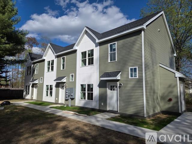 2 BR, 2 BA Apartment 14 Beaver Way, Unit B, Rochester, NH 03867