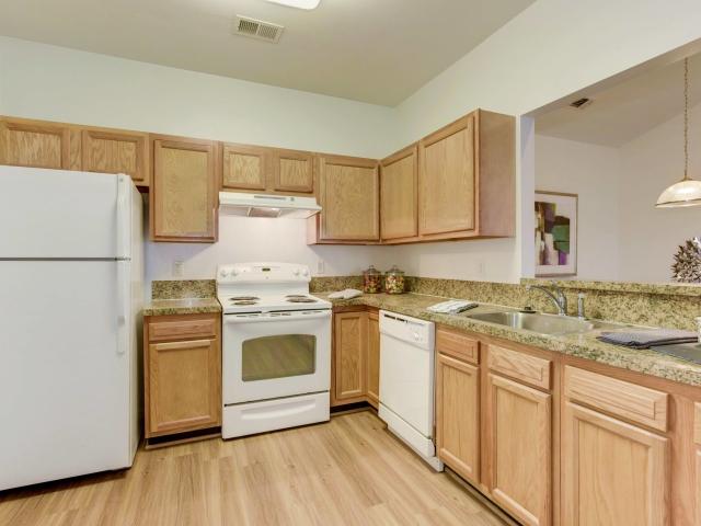 2 BR, 2 BA Apartment 15000 Hood Cir Unit 120 103, Martinsburg, WV 25403