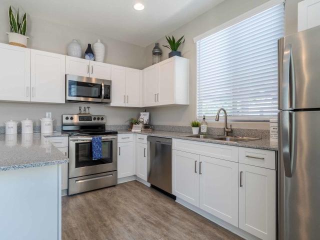 2 BR, 2 BA Apartment 15025 West Old Oak Lane Unit 1075, Surprise, AZ 85379
