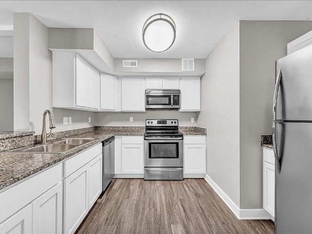2 BR, 2 BA Apartment 15056 Elizabeth Jean Court Unit 304, Grand Haven, MI 49417