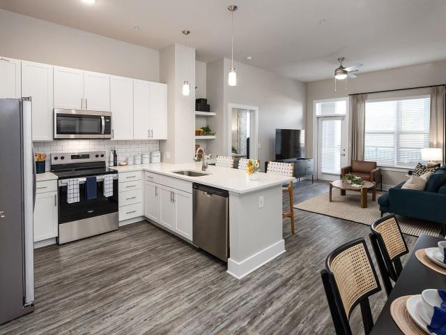 2 BR, 2 BA Apartment 15101 Royal Creek Drive Unit 10320, Raleigh, NC 27603