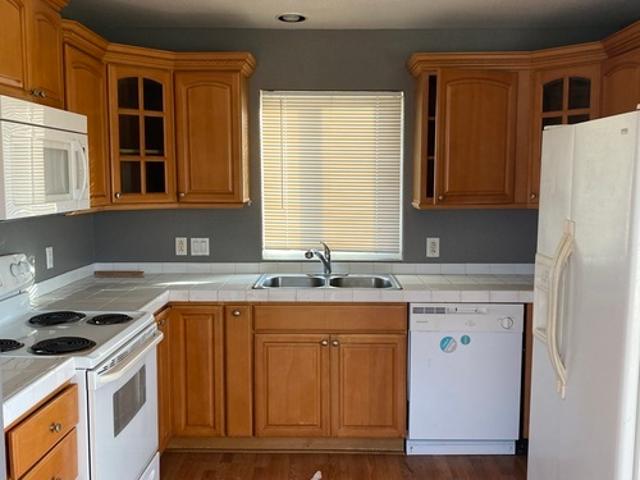 2 BR, 2 BA Apartment 1516 Calavo Dr, Unit 1, Escondido, CA 92026