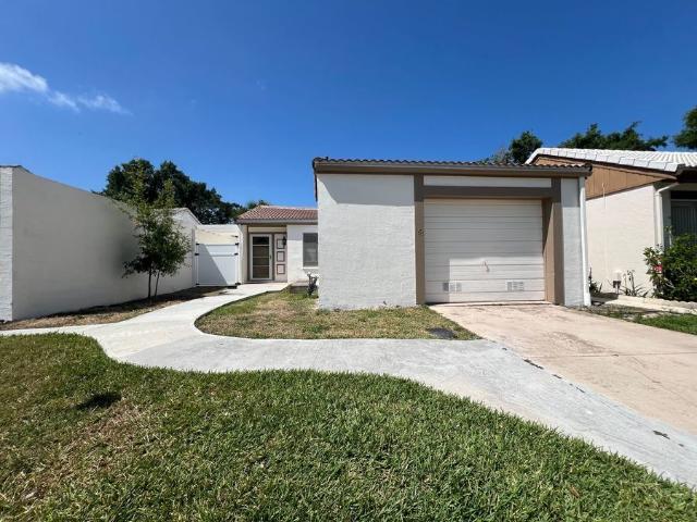 2 BR, 2 BA Apartment 151 Mariposa St, Winter Haven, FL 33884
