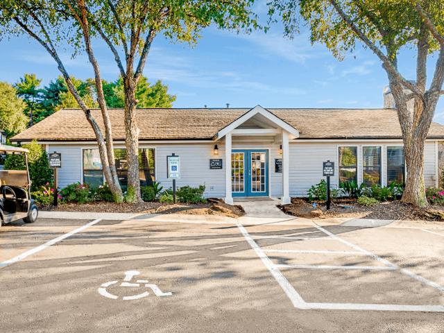 2 BR, 2 BA Apartment 151 Mitchell Road Unit F6, Greenville, SC 29615