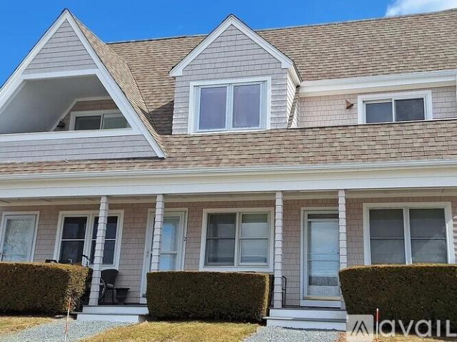 2 BR, 2 BA Apartment 152 Tuckerman Avenue, Middletown, RI 02842