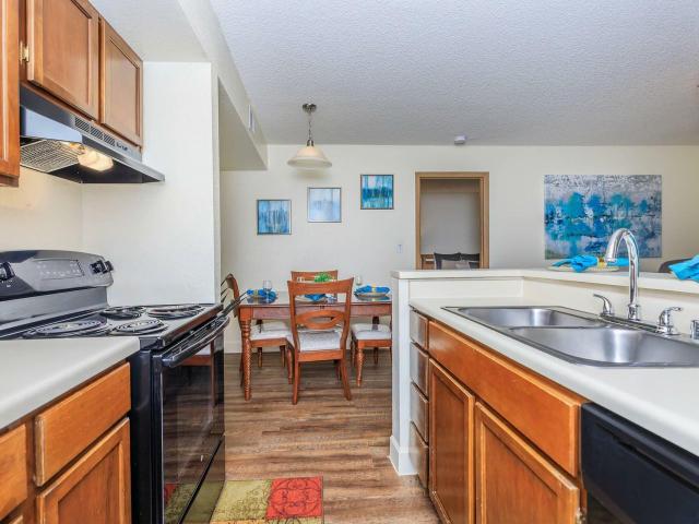 2 BR, 2 BA Apartment 1530 George Dieter Dr Unit 13D, El Paso, TX 79936