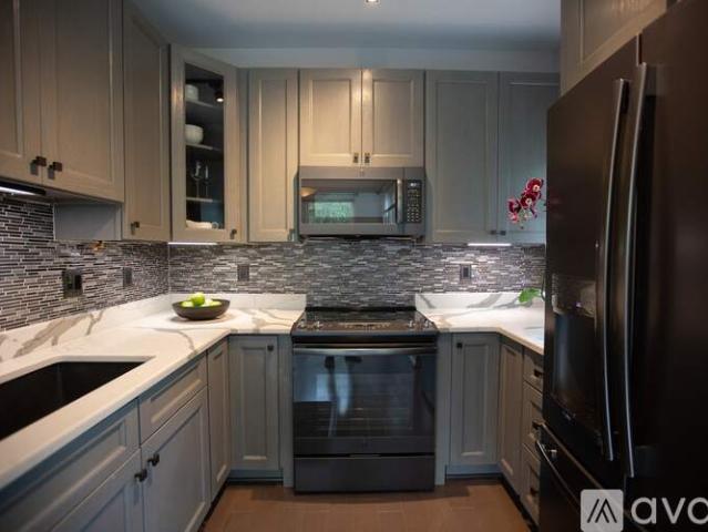 2 BR, 2 BA Apartment 1550 Spring Gate Drive, Unit 8202, Mc Lean, VA 22102