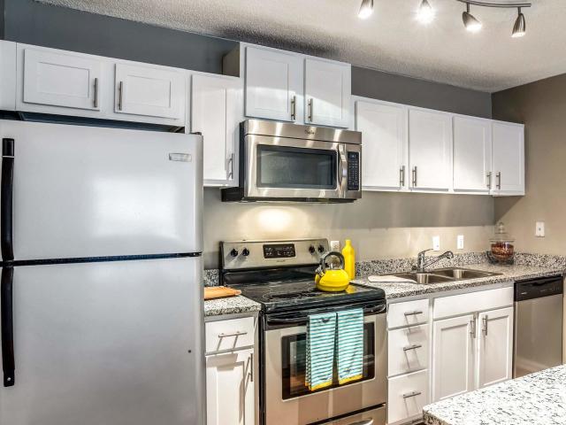 2 BR, 2 BA Apartment 1555 Lavista Road Unit 4301, Atlanta, GA 30324