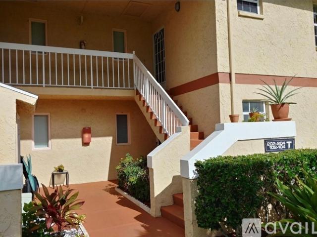 2 BR, 2 BA Apartment 1562 SE Royal Green Cir, Unit T204, Port St. Lucie, FL 34952