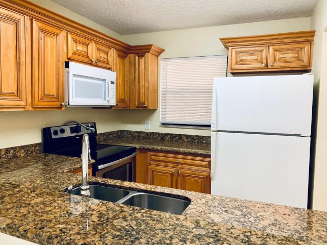 2 BR, 2 BA Apartment 1566 Lake Crystal Drive, West Palm Beach, FL 33411
