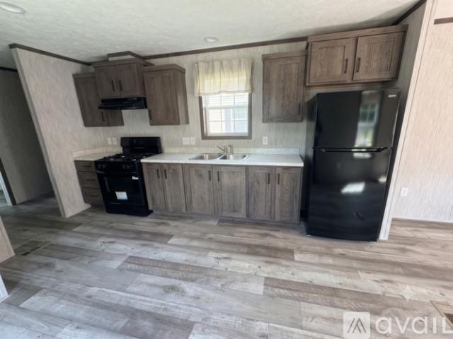 2 BR, 2 BA Apartment 156 Shenango Park Road, Unit 77, Transfer, PA 16154
