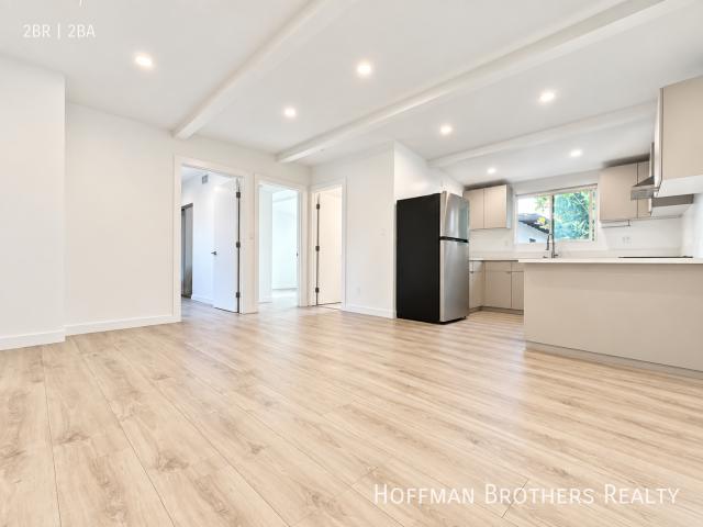 2 BR, 1 BA Apartment 1570 Yosemite Dr, Los Angeles, CA 90041