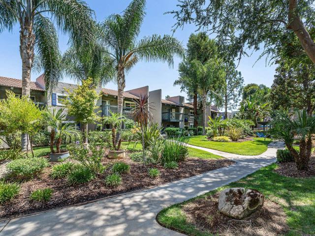 2 BR, 2 BA Apartment 1577 E Bulldog Lane Unit 41 104, Fresno, CA 93710