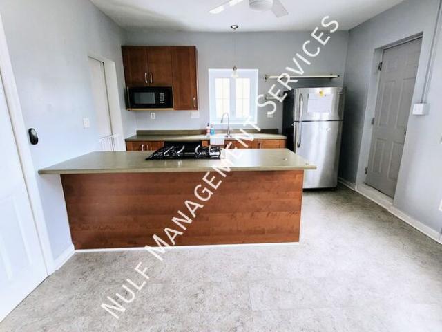 2 BR, 2 BA Apartment 158 48th St, Pittsburgh, PA 15201