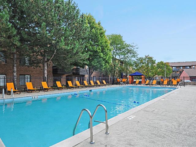 2 BR, 2 BA Apartment 1598 Fairway Drive Unit 1449 302, Naperville, IL 60563