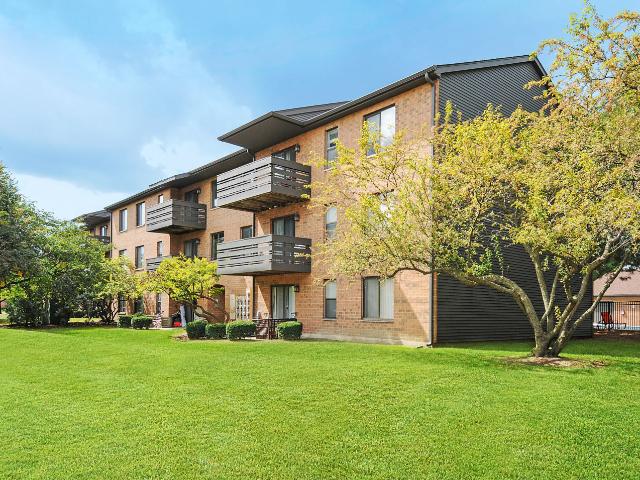 2 BR, 2 BA Apartment 1598 Fairway Drive Unit 1458 202, Naperville, IL 60563