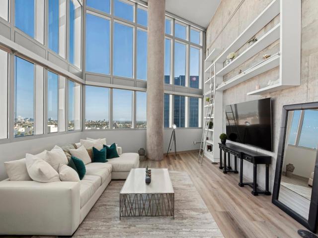 2 BR, 2 BA Apartment 1600 N, Vine Street Unit 0703, Los Angeles, CA 90028