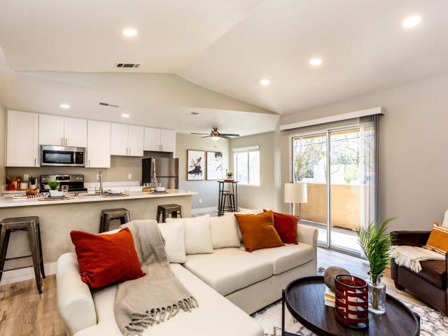 2 BR, 2 BA Apartment 1600 Standiford Ave Unit 108, Modesto, CA 95350