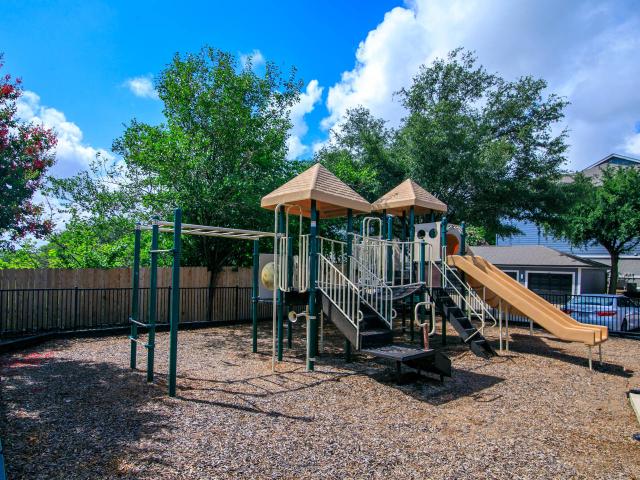 2 BR, 2 BA Apartment 1601 Montopolis Dr Unit 0833, Austin, TX 78741