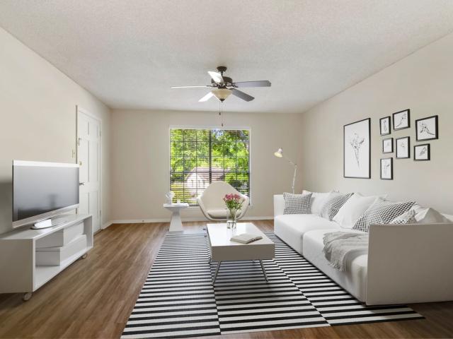 2 BR, 2 BA Apartment 1627 College Drive Unit 4, Baton Rouge, LA 70808