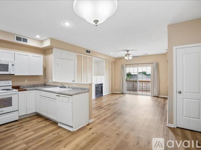 2 BR, 2 BA Apartment 1636 Northwest Prairie Lakes Drive, Unit 2, Ankeny, IA 50023
