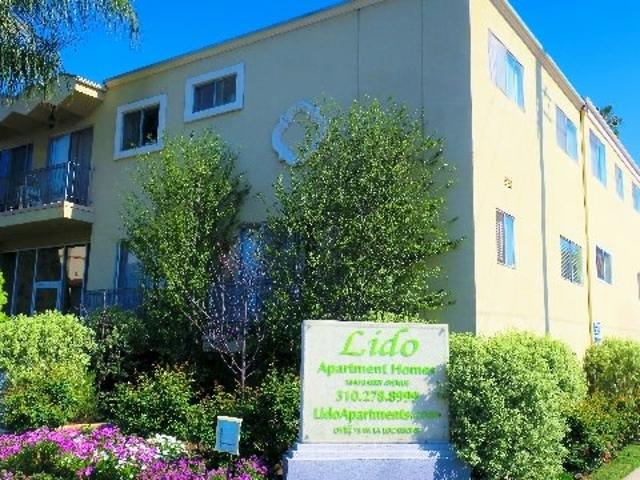 2 BR, 2 BA Apartment 1640 Barry Ave Unit 04, Los Angeles, CA 90025