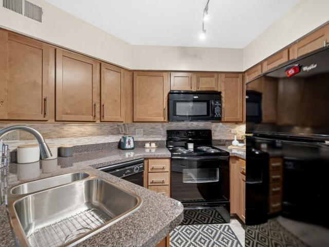 2 BR, 2 BA Apartment 1647 Westminster Drive Unit 210, Naperville, IL 60563