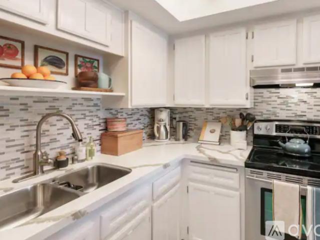 2 BR, 2 BA Apartment 1650 Eighth Ave, Unit 108, San Diego, CA 92101