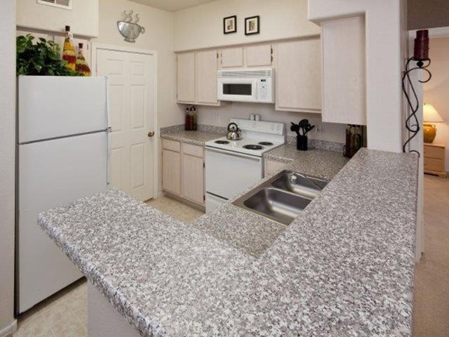 2 BR, 2 BA Apartment 16630 N 43rd Avenue Unit 103, Glendale, AZ 85306