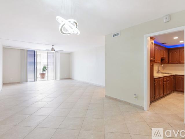 2 BR, 2 BA Apartment 16710 Northeast 9th Avenue, Unit 604, North Miami Beach, FL 33162