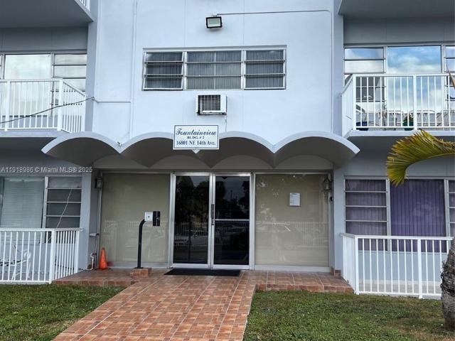 2 BR, 2 BA Apartment 16801 Northeast 14th Avenue, Miami, FL 33162