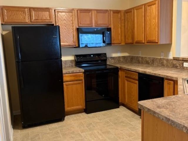 2 BR, 2 BA Apartment 16803 Dover Dr, Unit 13, Northville, MI 48168
