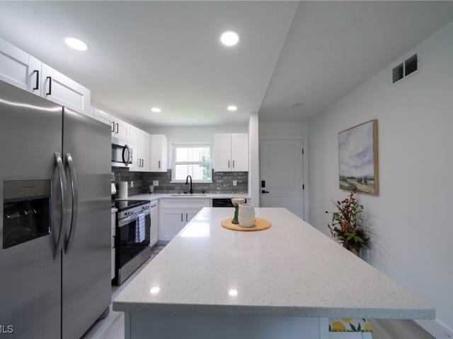 2 BR, 2 BA Apartment 16881 Davis Road, Fort Myers, FL 33908