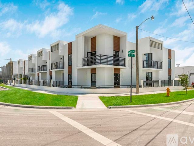 2 BR, 2 BA Apartment 16955 SW 100th Ave, Unit 1 01, Miami, FL 33157