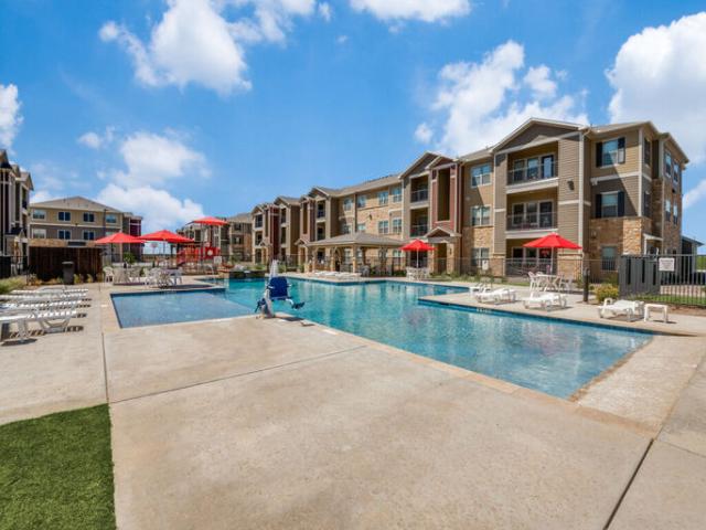 2 BR, 2 BA Apartment 1711 West Francis Avenue Unit 6105, Midland, TX 79701
