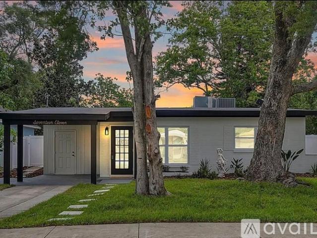 2 BR, 2 BA Apartment 1711 White Avenue, Orlando, FL 32806