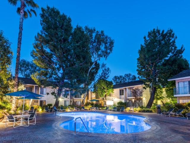 2 BR, 2 BA Apartment 17171 West Roscoe Boulevard Unit D214, Northridge, CA 91325