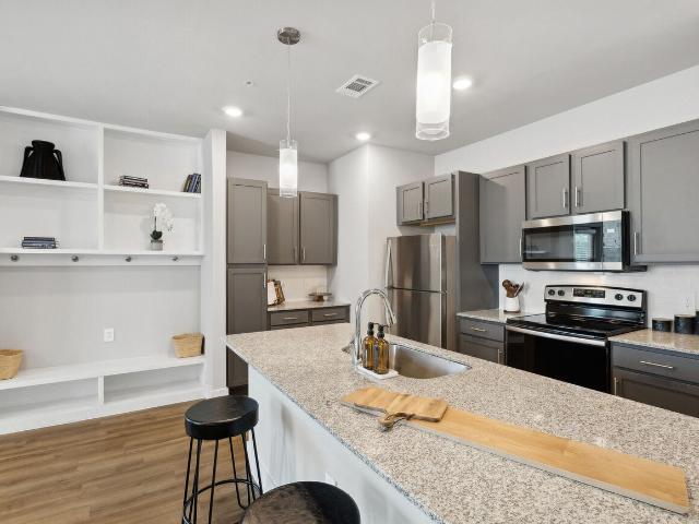 2 BR, 2 BA Apartment 1720 Summit Crossing Lane Unit 4 4112, College Station, TX 77845