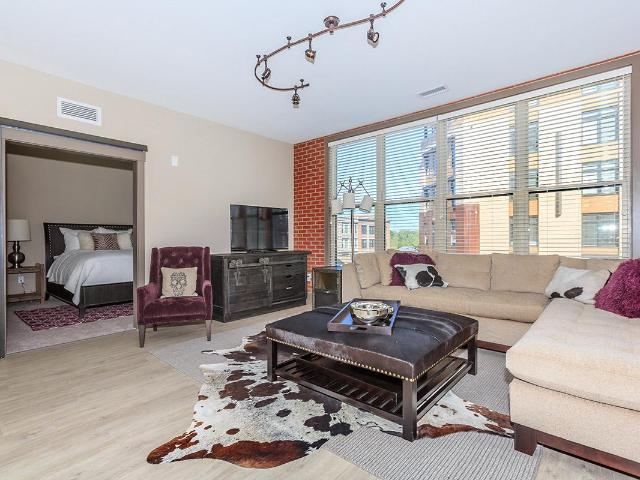 2 BR, 2 BA Apartment 177 Market Street Unit 333, Westlake, OH 44145