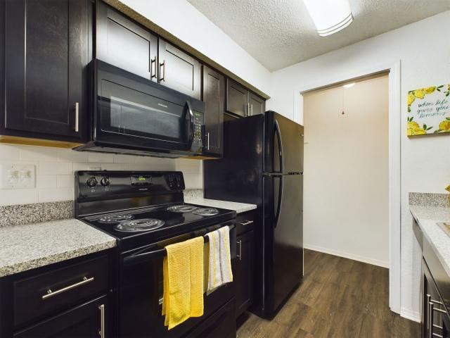 2 BR, 2 BA Apartment 175 N Locust Hill Drive Unit 1916, Lexington, KY 40509
